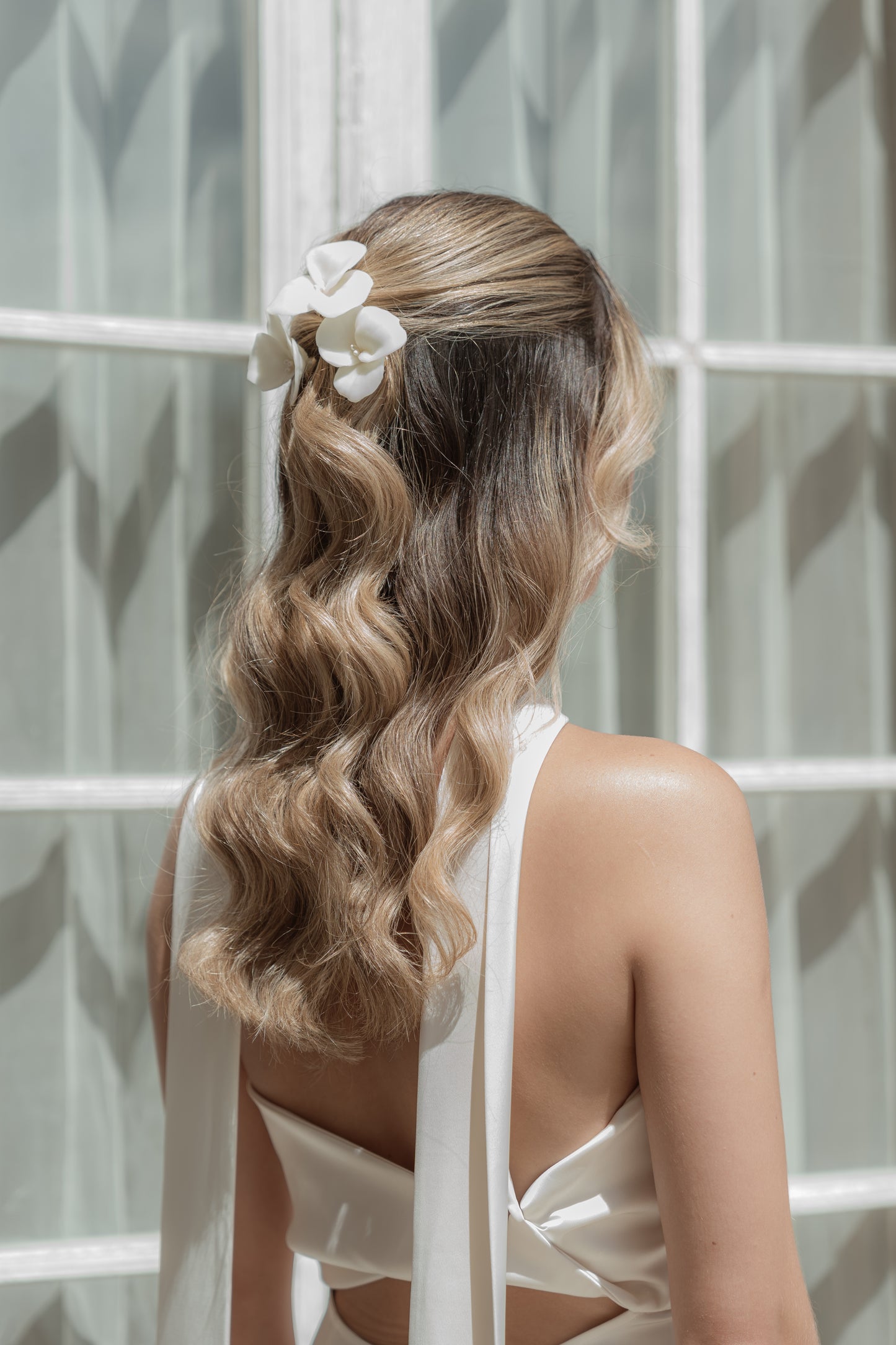 Hair pin flor porcelana ivory
