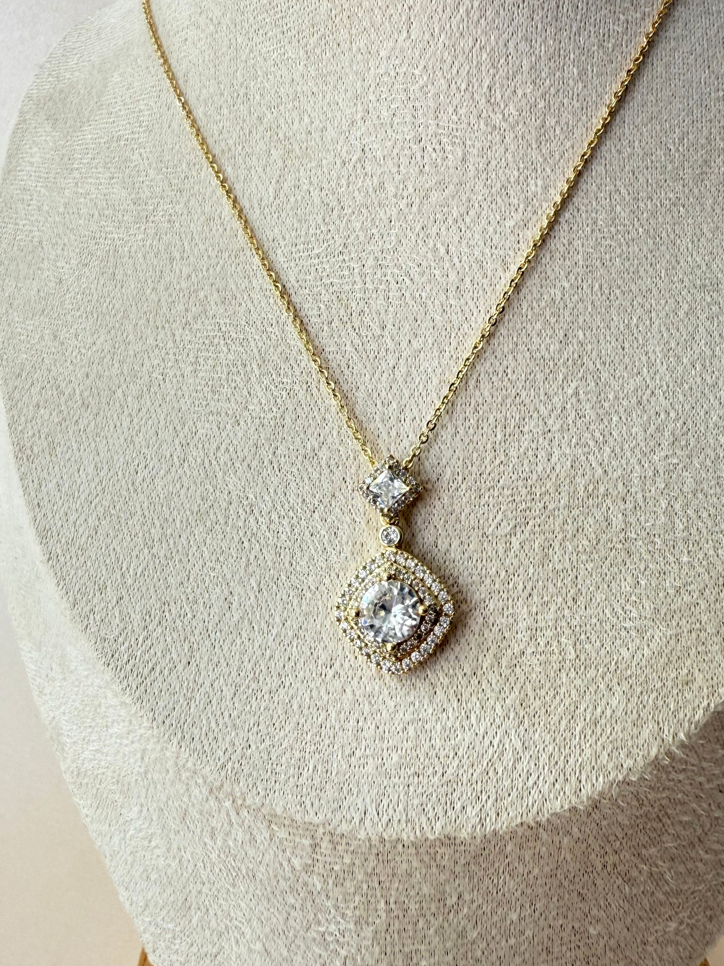 Collar Dorado Rombo