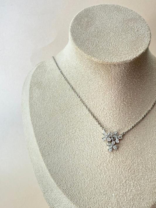 Collar Triple Flor Circonias