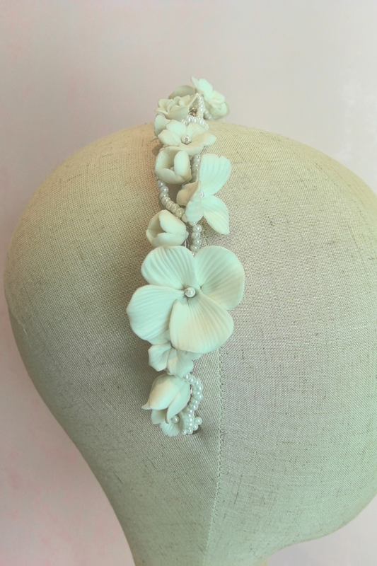 Tiara Flores de Porcelana C77