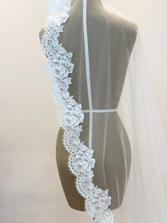 Velo encaje chantilly