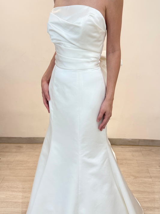 C296 Monique Lhuillier