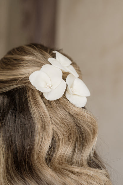 Hair pin flor porcelana ivory