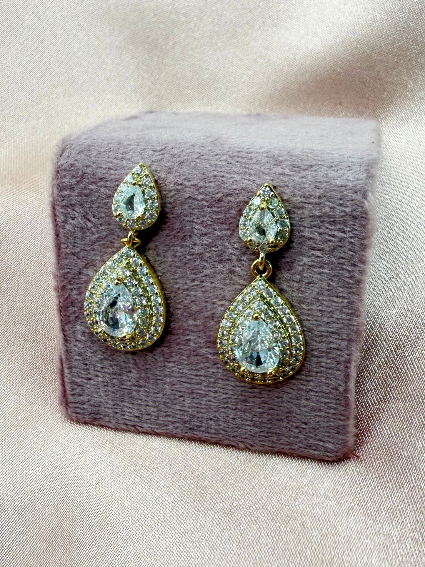 Aretes Dorados Gota