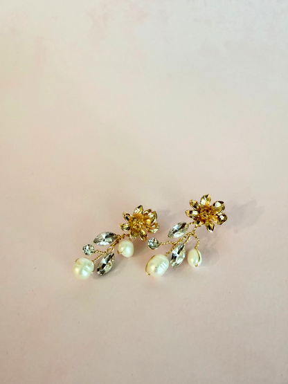 Aretes Flor Dorada