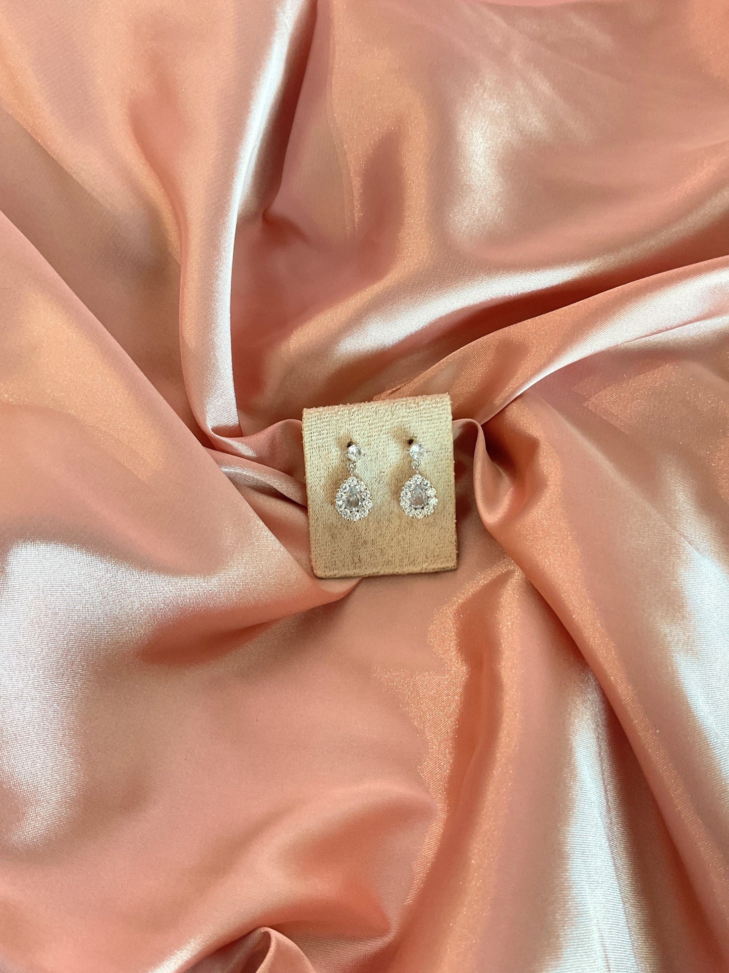 Aretes doble nivel gota colgante
