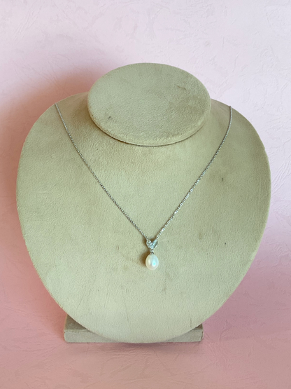 Collar perla alas