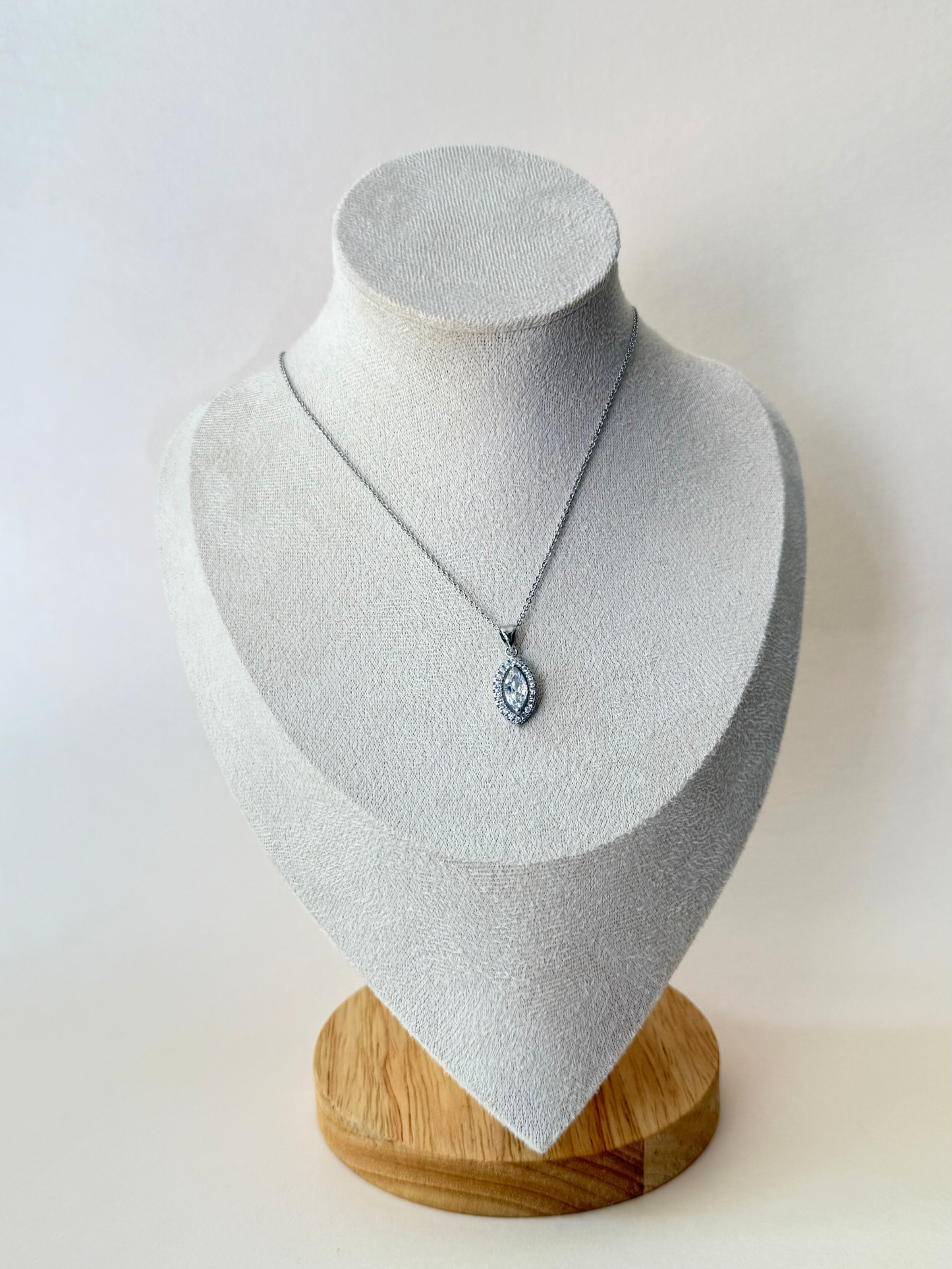 Collar Oval Plateado