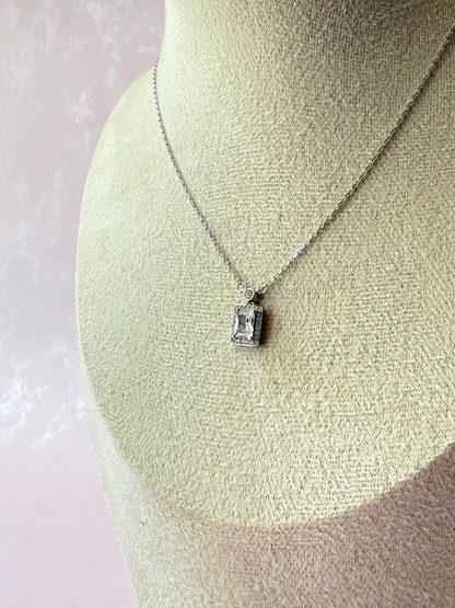 Collar rectángulo zirconia