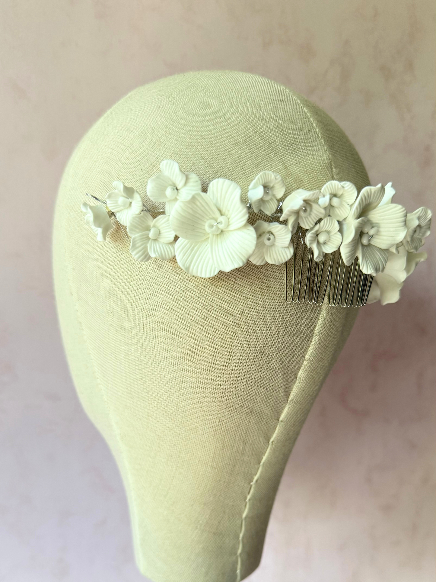 Peineta Grande Flores Porcelana Blanca