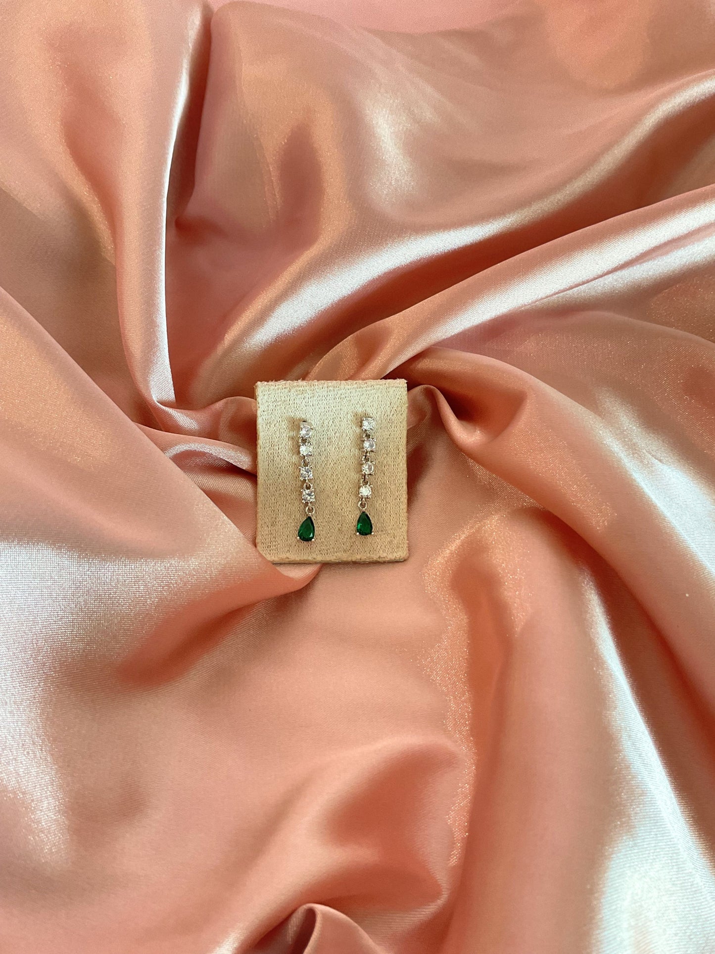 Aretes hilo esmeralda