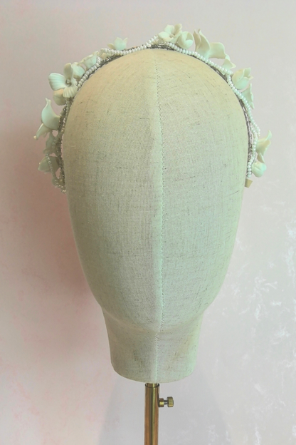 Tiara Flores de Porcelana C77